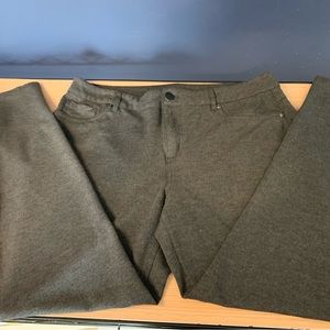 Grey Stretch Pixie Pants w/functional front and back pockets. Size 12.